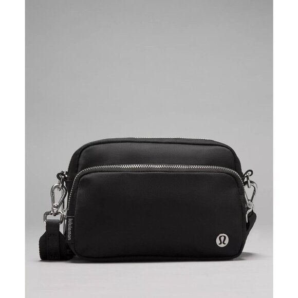 Everywhere Crossbody Bag 2L Metal Hardware - Black - Picture 1 of 4